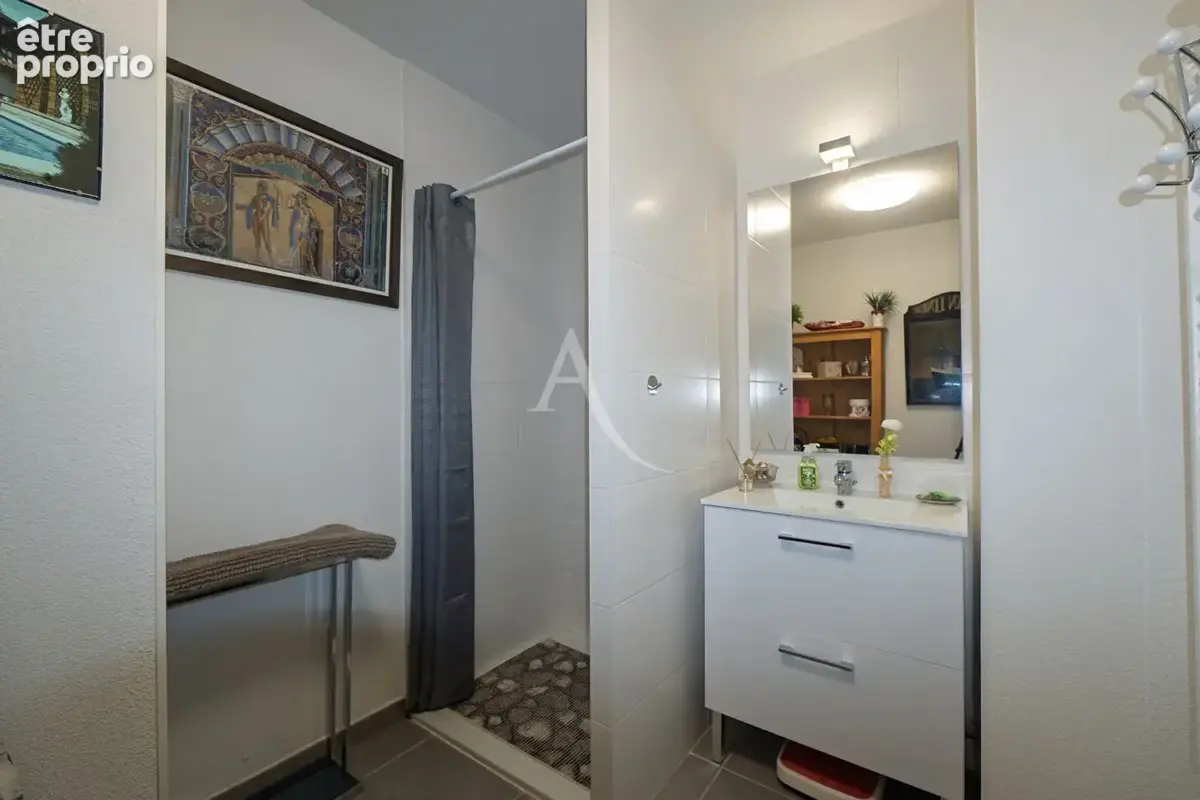 Appartement t2 à vendre à sète, résidence récente, terrasse, ascenseur et deux parkings en sous-sol. - photo 9