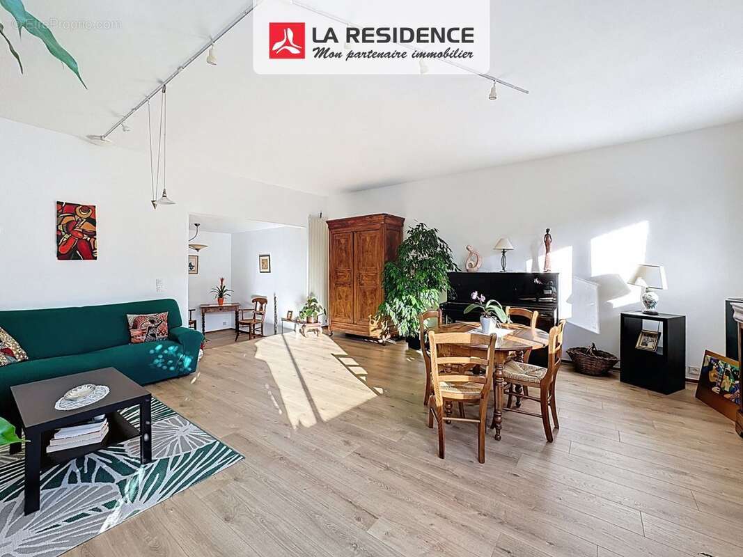 Appartement 131 m² à Saint-Denis  - photo 6