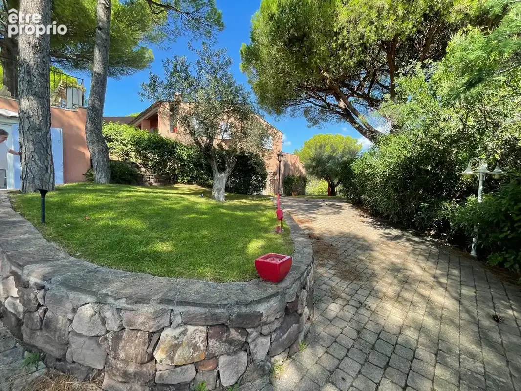 Demeure d’Exception à Sainte-Maxime : Luxe, Vue Mer & Accès Direct à La Plage - photo 37