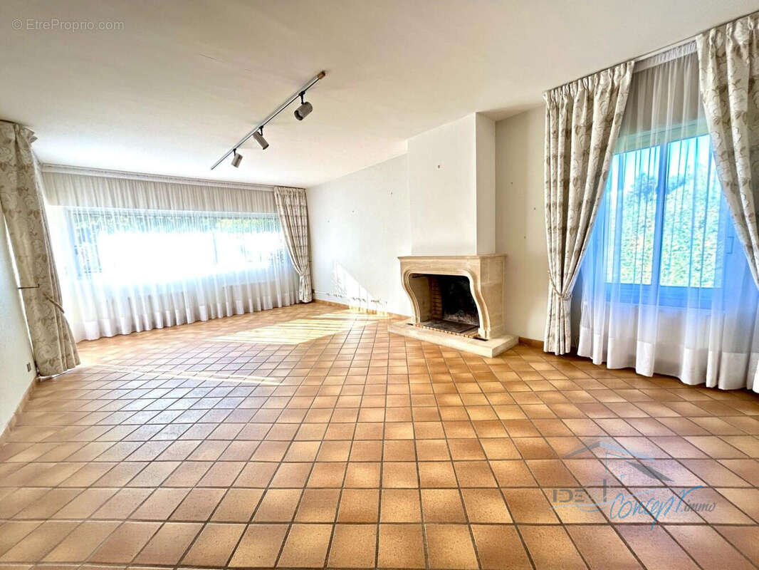 Maison à JANVILLE-SUR-JUINE