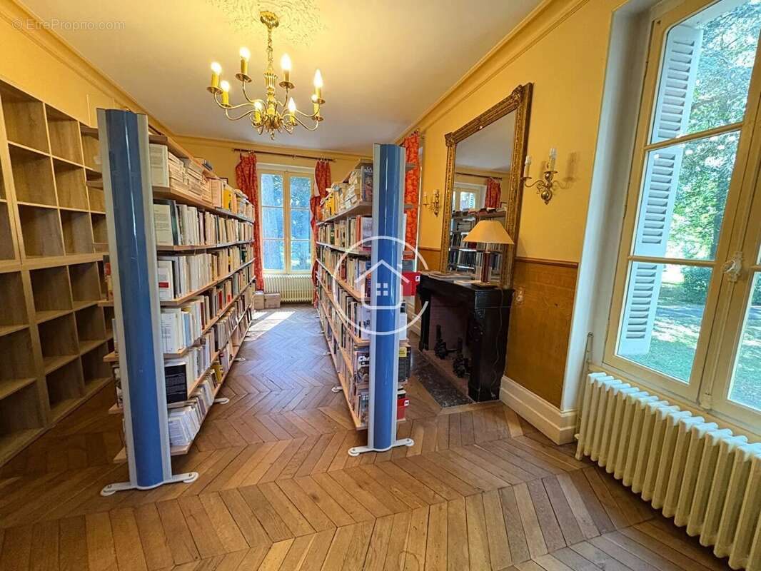 Maison à COUR-CHEVERNY