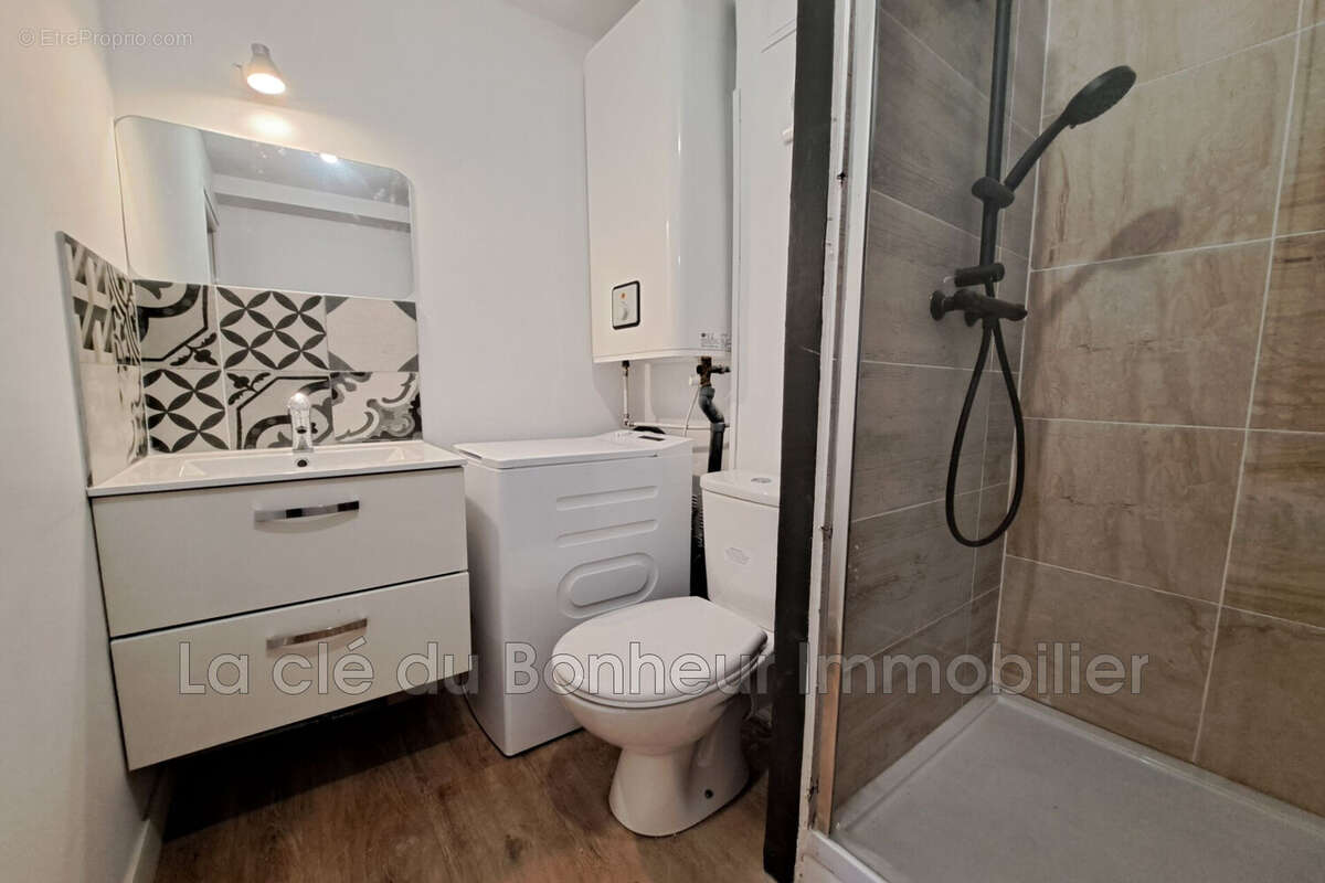 Appartement 90 m² à Allemagne-En-Provence  - photo 7
