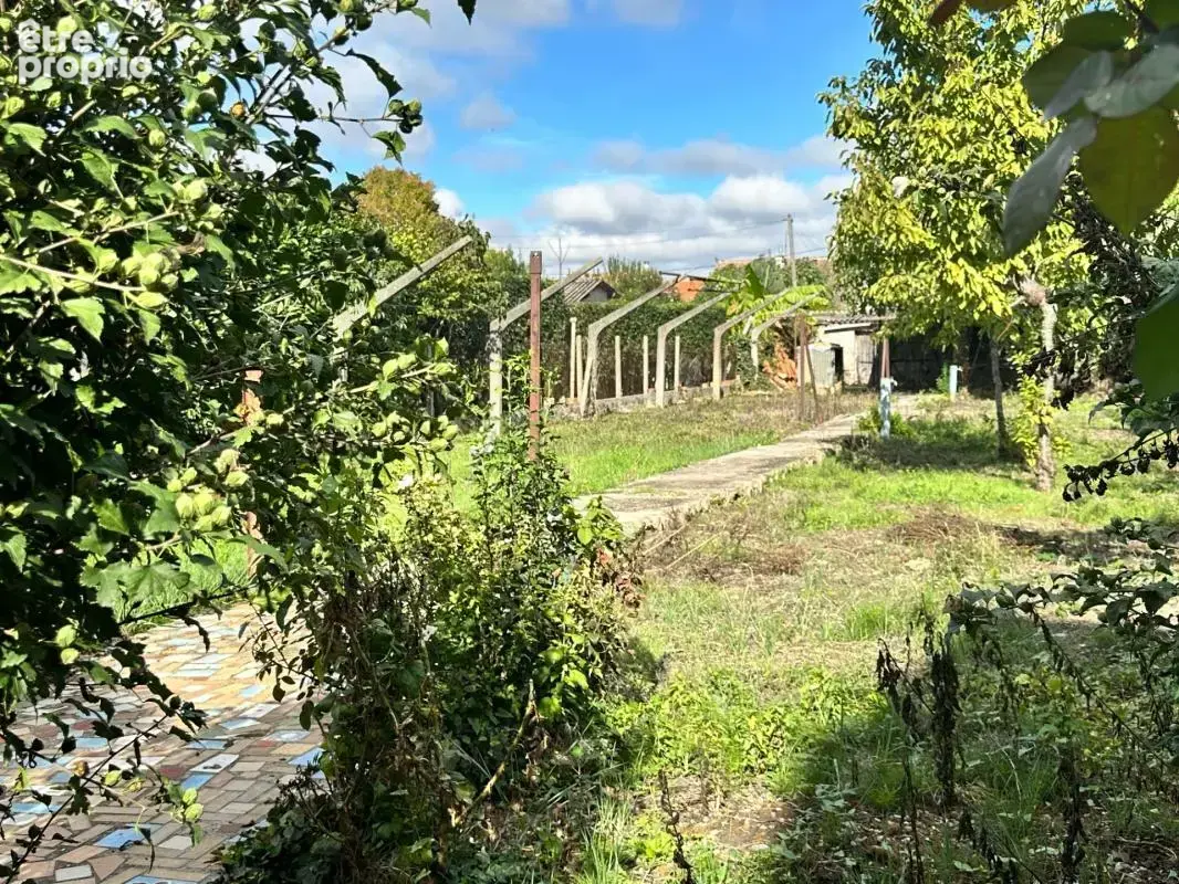 Bordeaux – Appartement de 90 m², 2 chambres, jardin privatif et sous-sol - photo 2