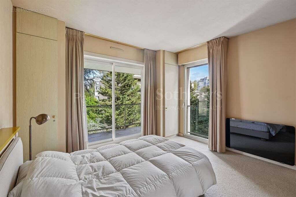 Appartement à NEUILLY-SUR-SEINE