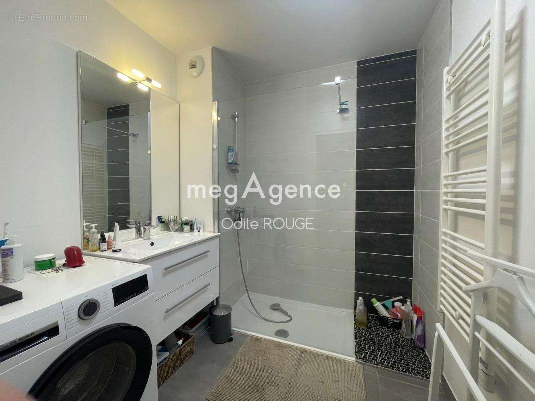 Appartement T2 avec terrasse et place de parking - photo 6