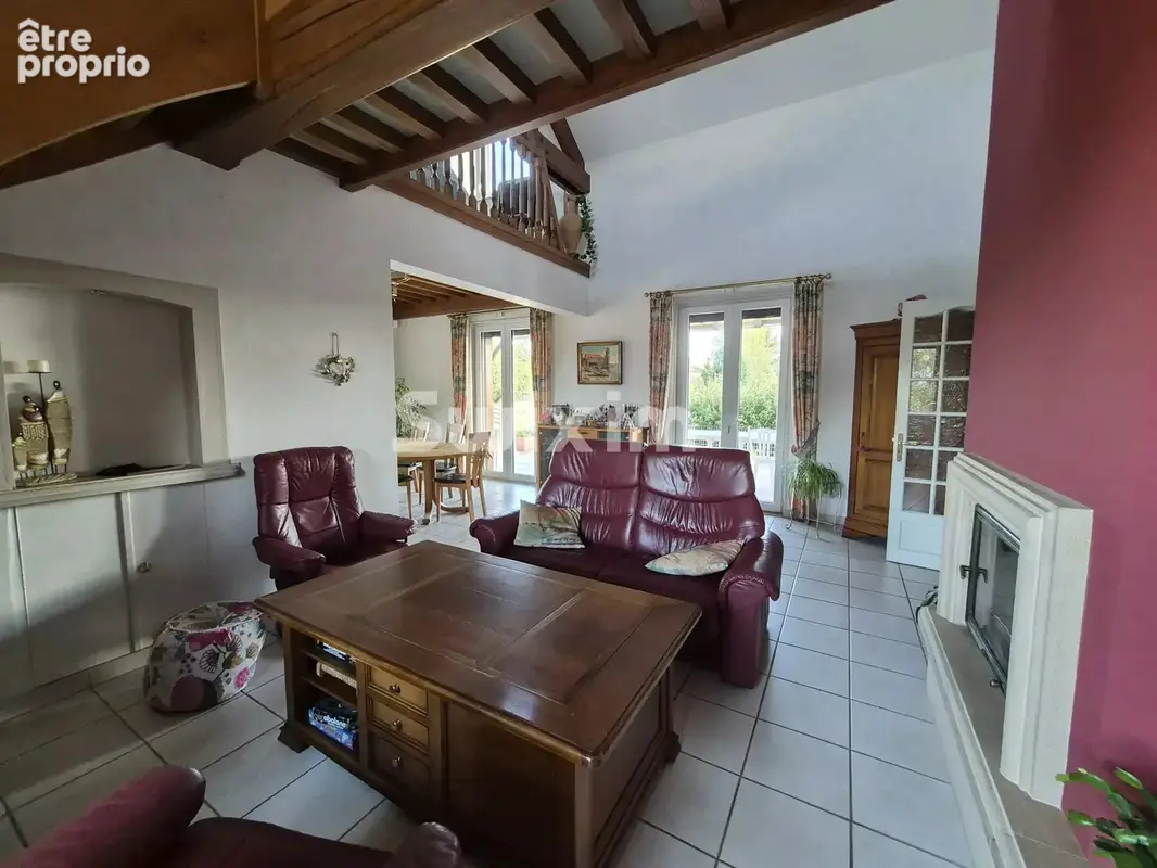 Magnifique propriété avec piscine à Feillens, 245 m² - photo 11