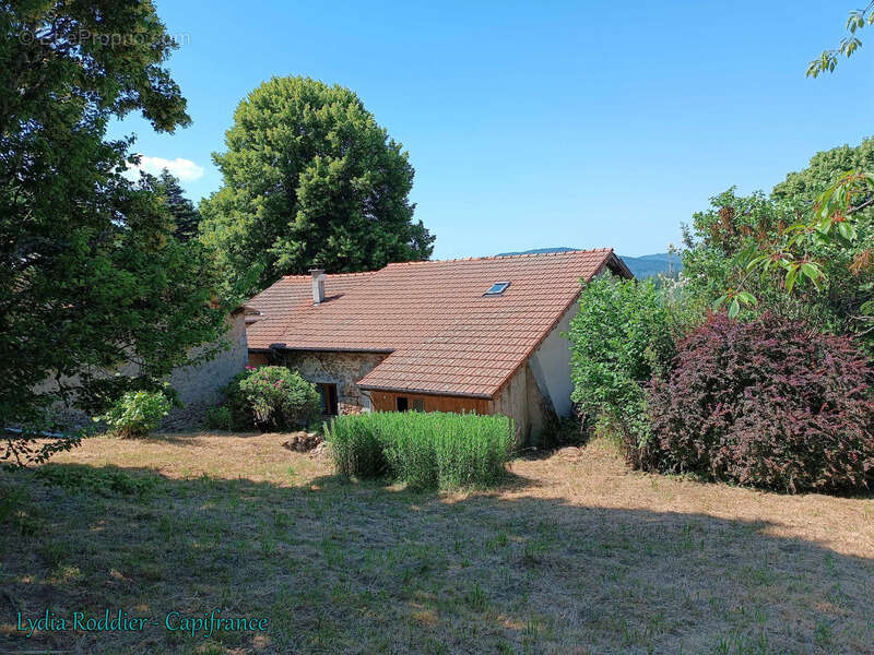 Fermette 10 pièces - grande grange - Rare à SAINT VICTOR MONTVIANEIX (63550) en Auvergne-Rhône Alpes - photo 29