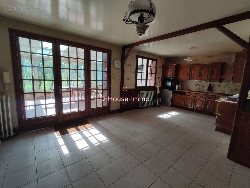 Maison à NOUAILLE-MAUPERTUIS