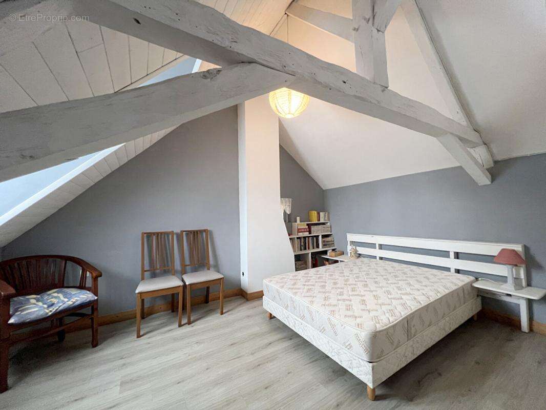 Maison à MONCE-EN-BELIN