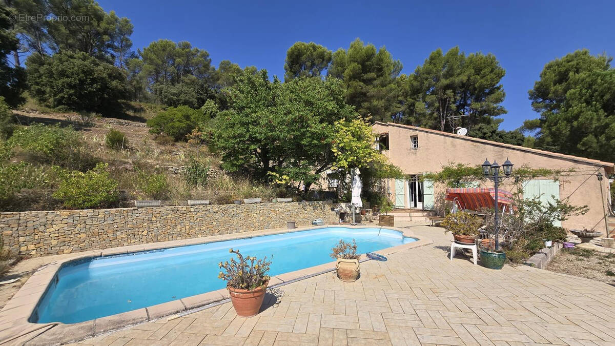 Maison à LE CASTELLET