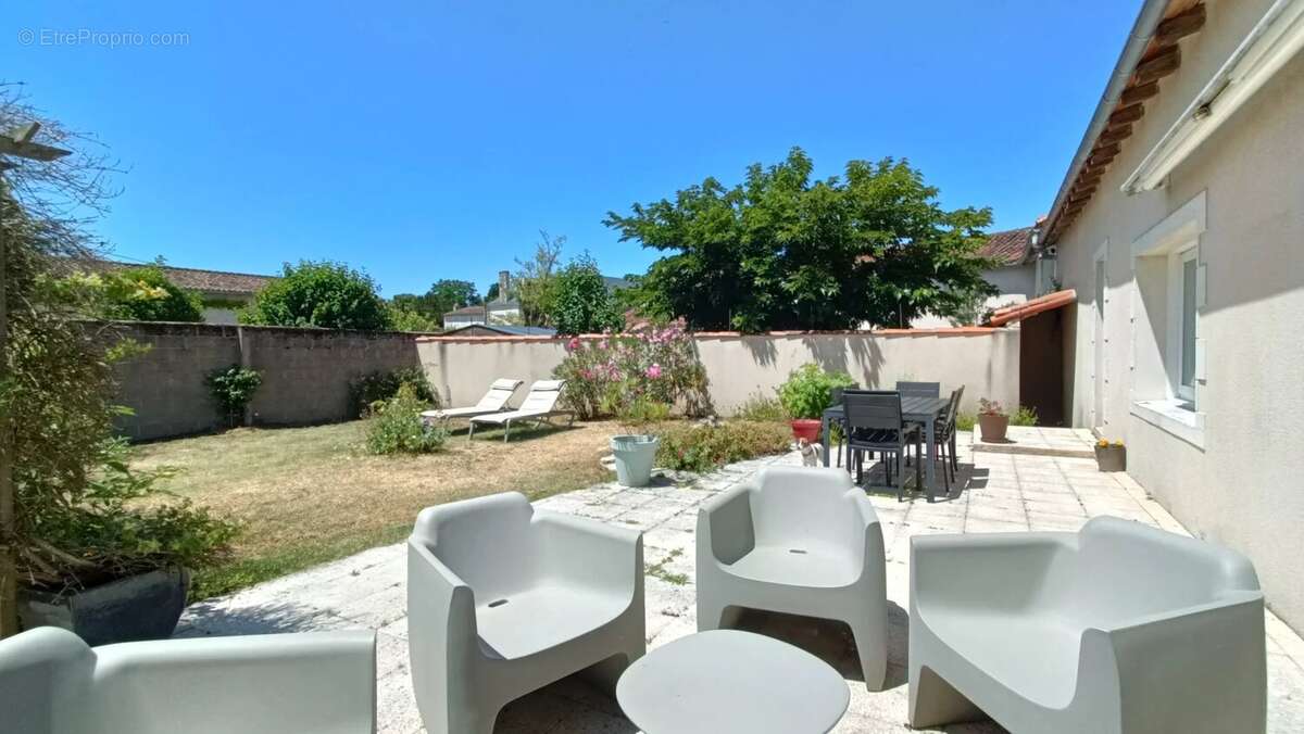 Maison à NEUVILLE-DE-POITOU