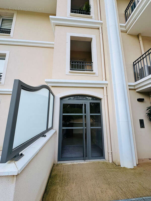 Photo 7 - Appartement à BORMES-LES-MIMOSAS