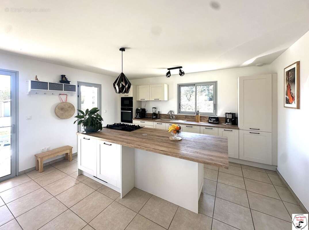 Maison à COLOMBIER-LE-VIEUX