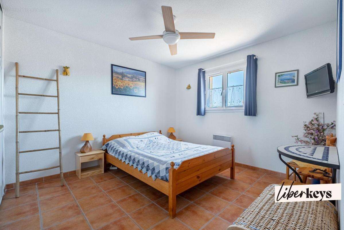 Fréjus – Maison mitoyenne de  102 m² - 3 chambres - Garage - Proche des commerces et de la base Nature - photo 7