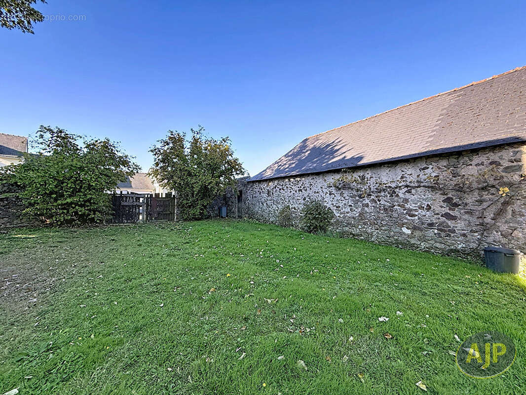 Maison à LES TOUCHES