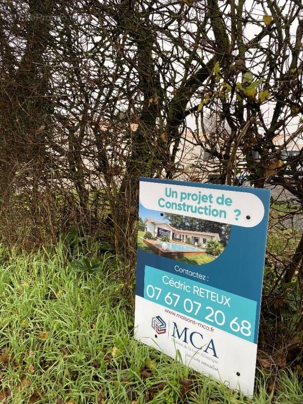 Terrain à TONNAY-BOUTONNE