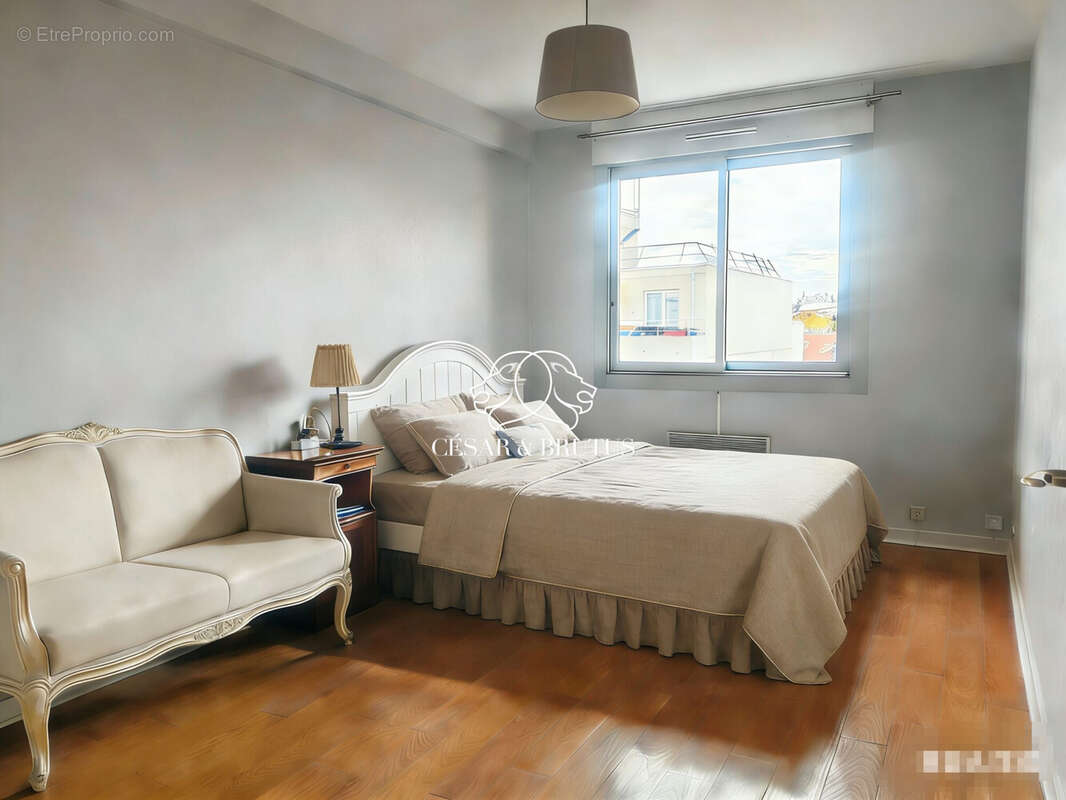 Chambre 1 - Appartement à VILLEURBANNE