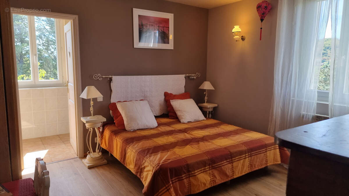 Maison à VILLENEUVE-DE-BERG