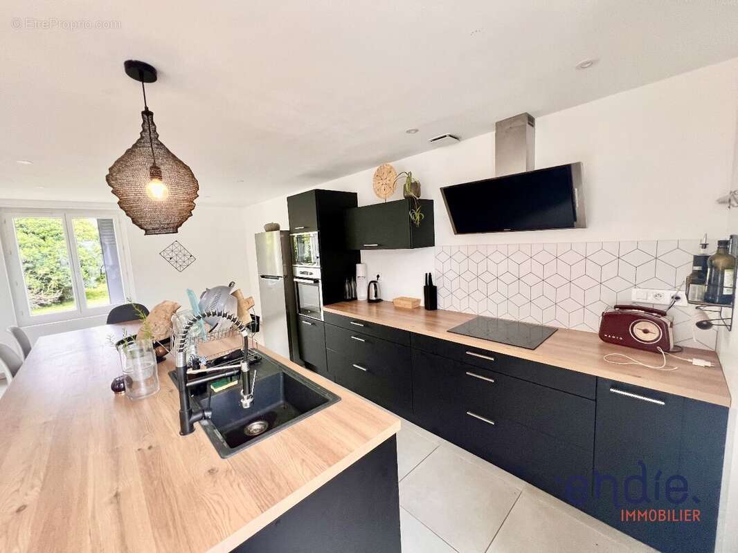 Maison à CHAMPAGNE-SAINT-HILAIRE