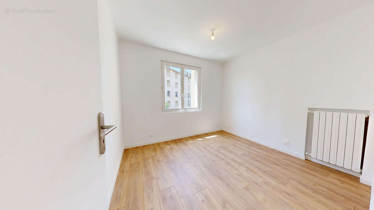 À VENDRE - Magnifique T3 entièrement rénové à Marseille 4ème - Chutes-Lavie - parking privé et cave - proche métro - photo 7