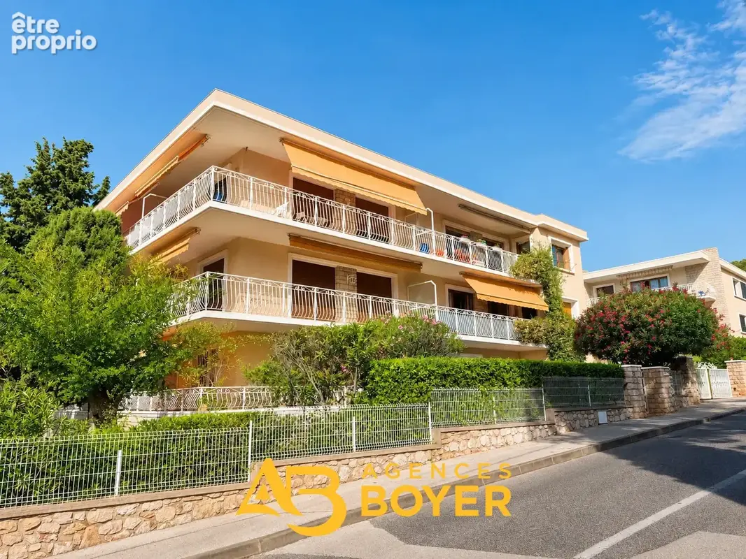 Bandol - Appartement T3 avec vue mer et terrasse à 700 m du port - photo 13