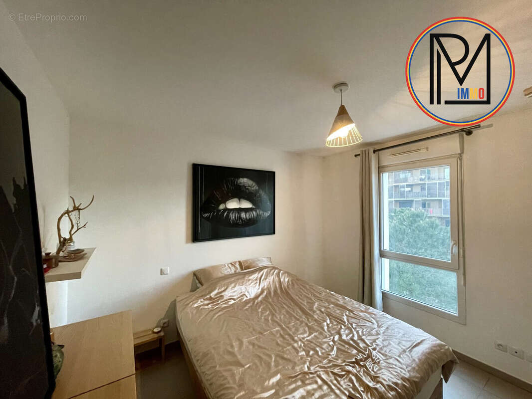 Une des 2 chambres de presque 12 m2. - Appartement à MONTPELLIER