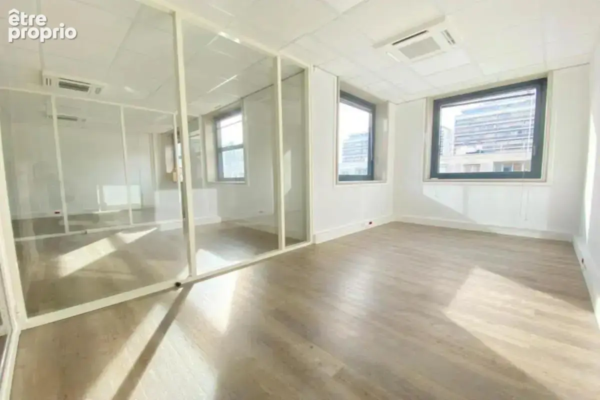 Boulogne Nord, dans un immeuble de bon standing, CORPIMMO vous propose à la vente une surface de bureaux entièrement rénovée lib - photo 4