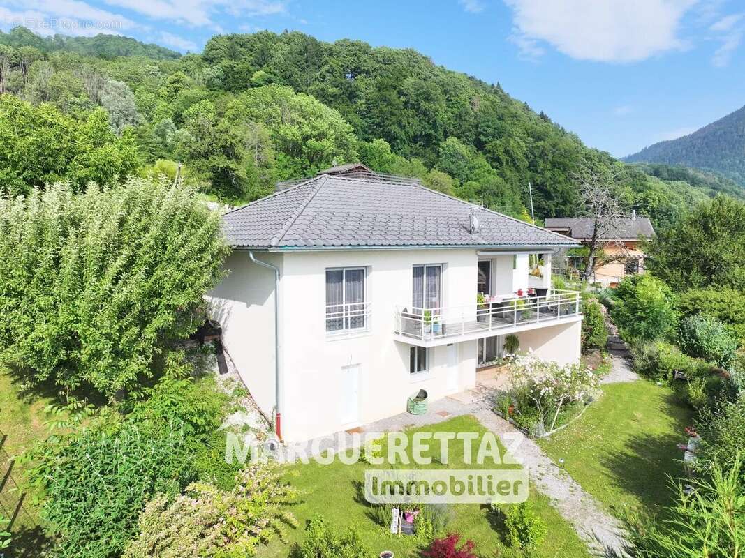 Maison à CHATILLON-SUR-CLUSES