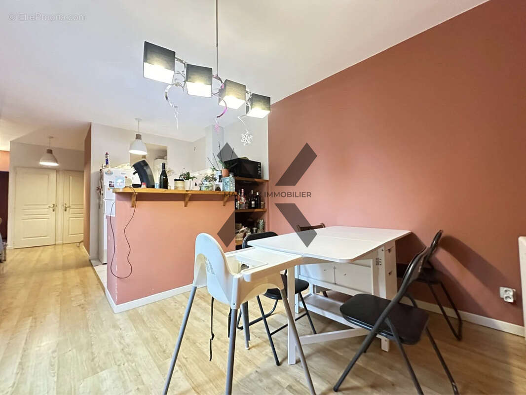 Appartement à LE COTEAU