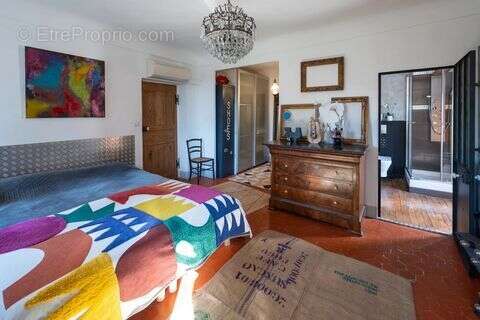 Maison à SAINT-CYR-SUR-MER