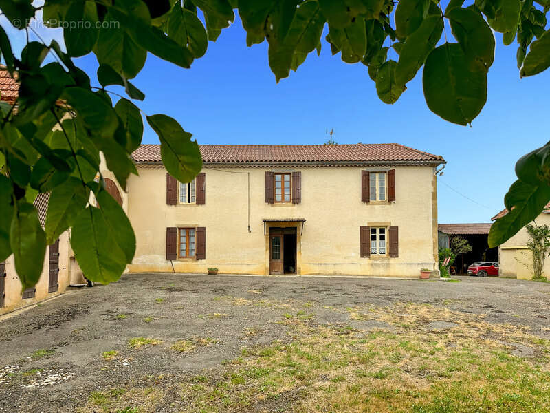 Maison à BASSOUES