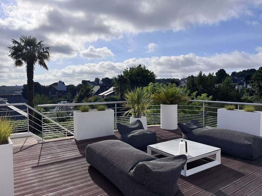 QUIMPER Sud – Élégante demeure bourgeoise rénovée avec prestations haut de gamme et jardin clos - photo 4