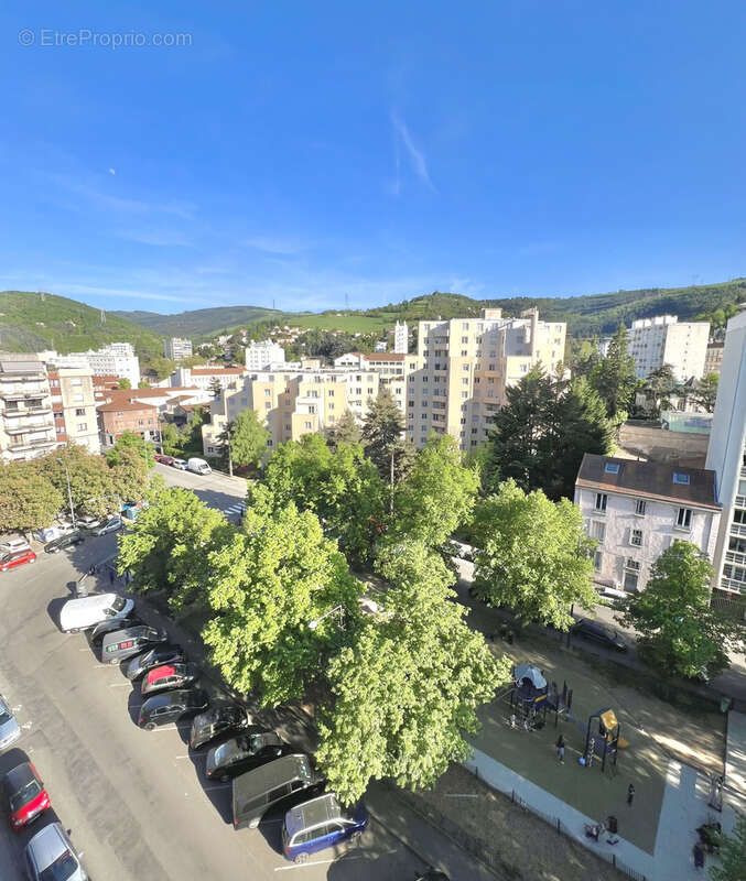 Appartement à SAINT-ETIENNE