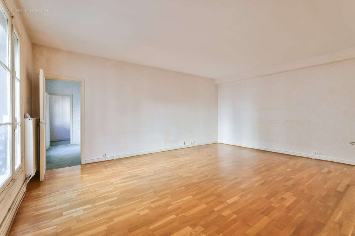 Appartement à PARIS-11E