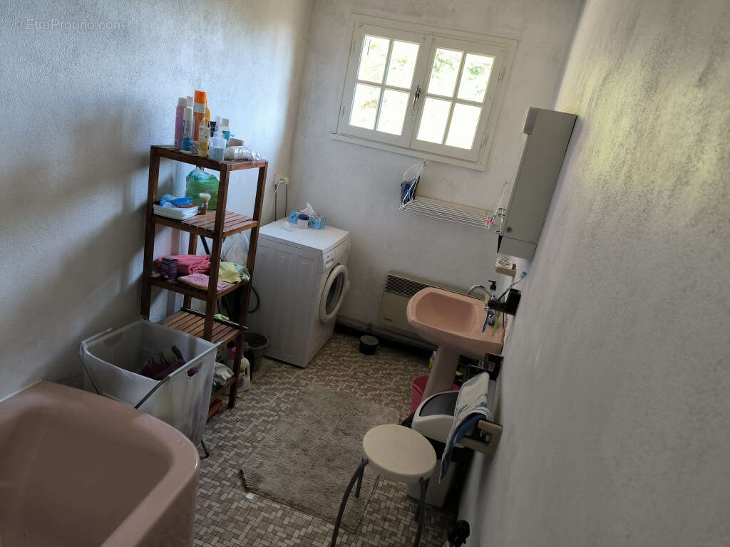 Maison à MONTREUILLON