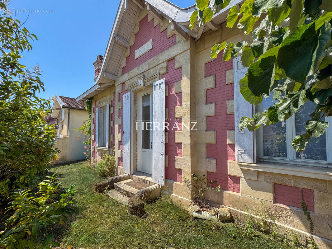 Maison à PESSAC