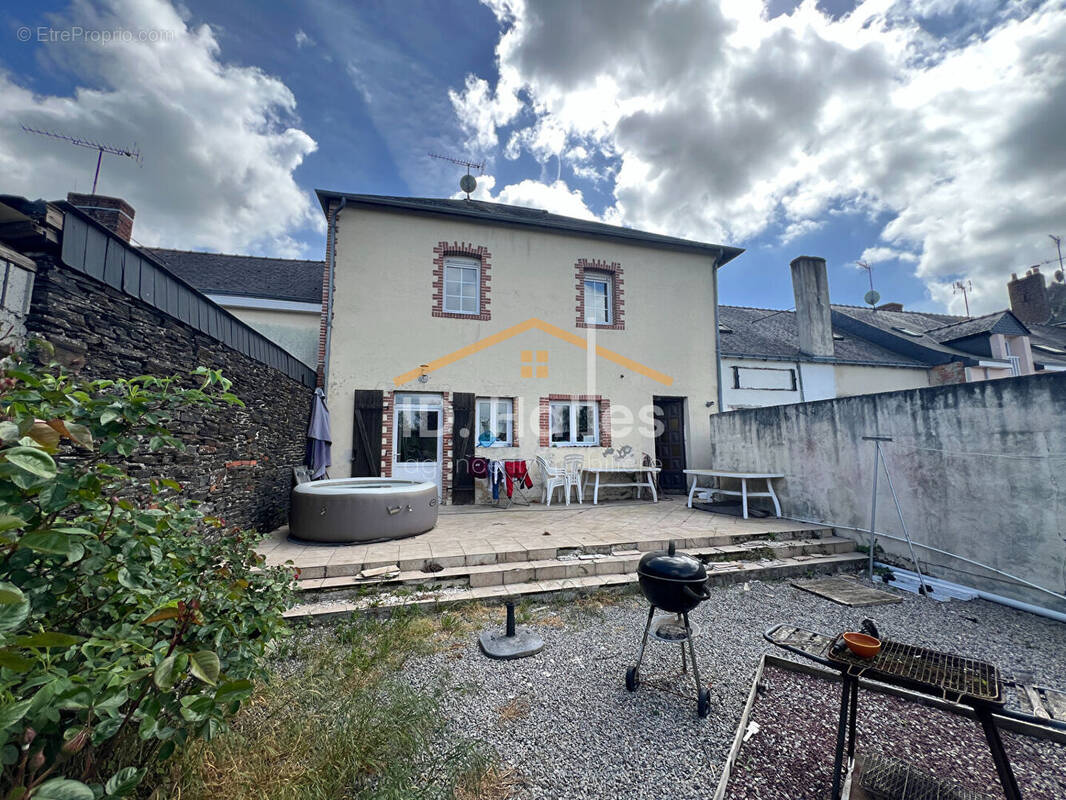 Maison à RENAZE