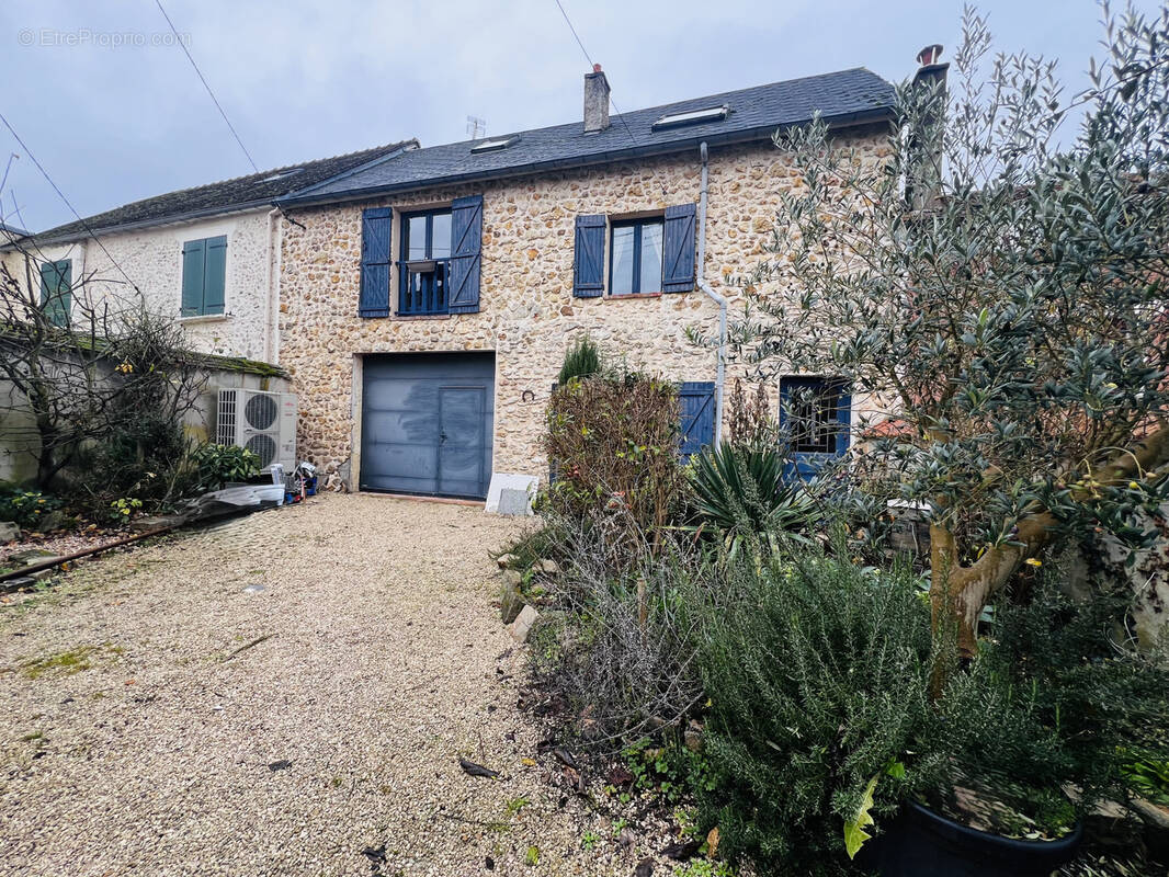 Maison à BEVILLE-LE-COMTE