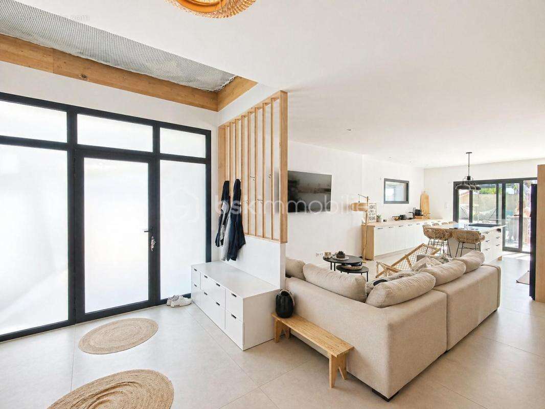 Maison 5 chambres de 174 m² avec piscine - photo 2