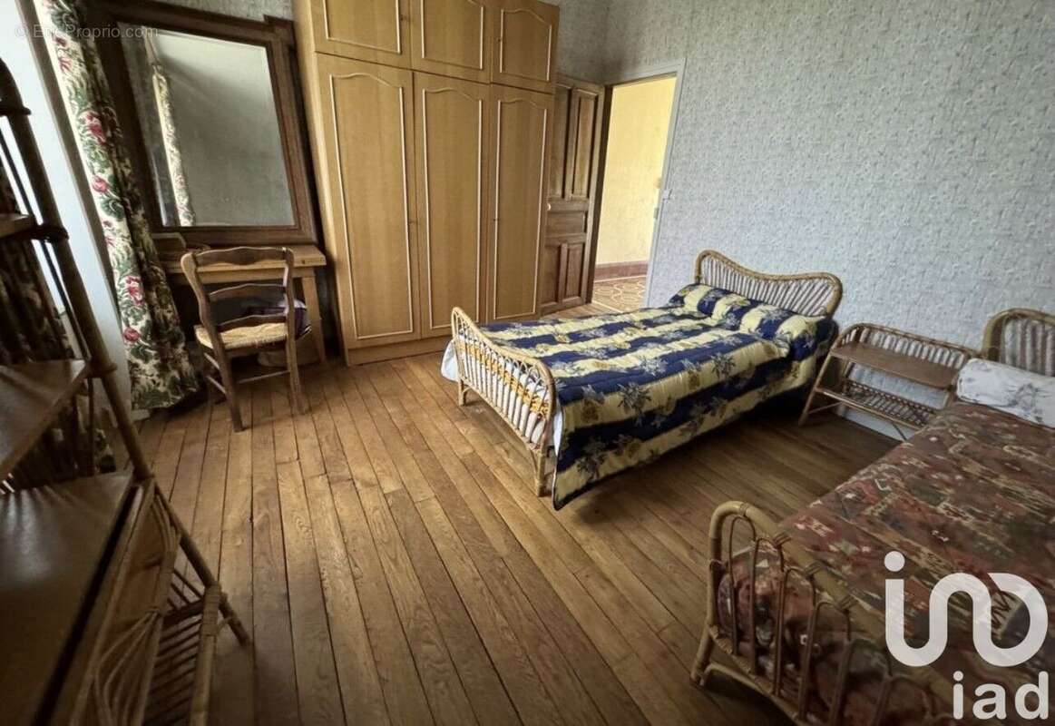 Maison 134 m² à La Chapelle-Baloue  - photo 7