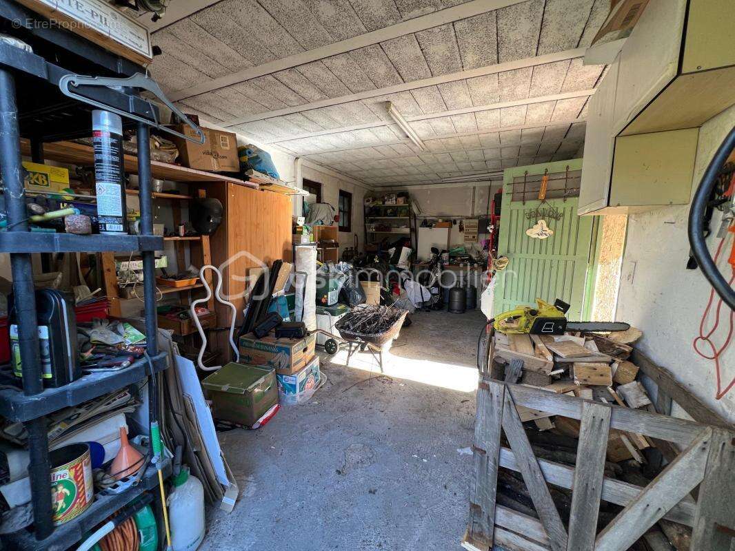 Commerce à TOURRETTES