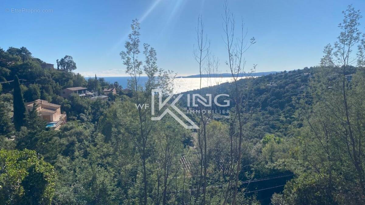 Maison à LES ISSAMBRES