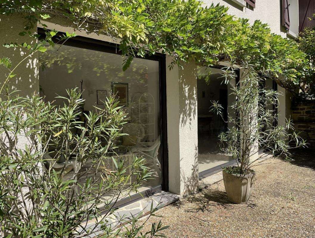 Maison à ARNAC-POMPADOUR