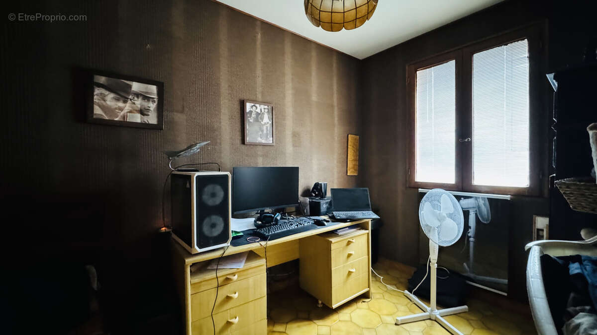 Appartement à MARSEILLE-4E