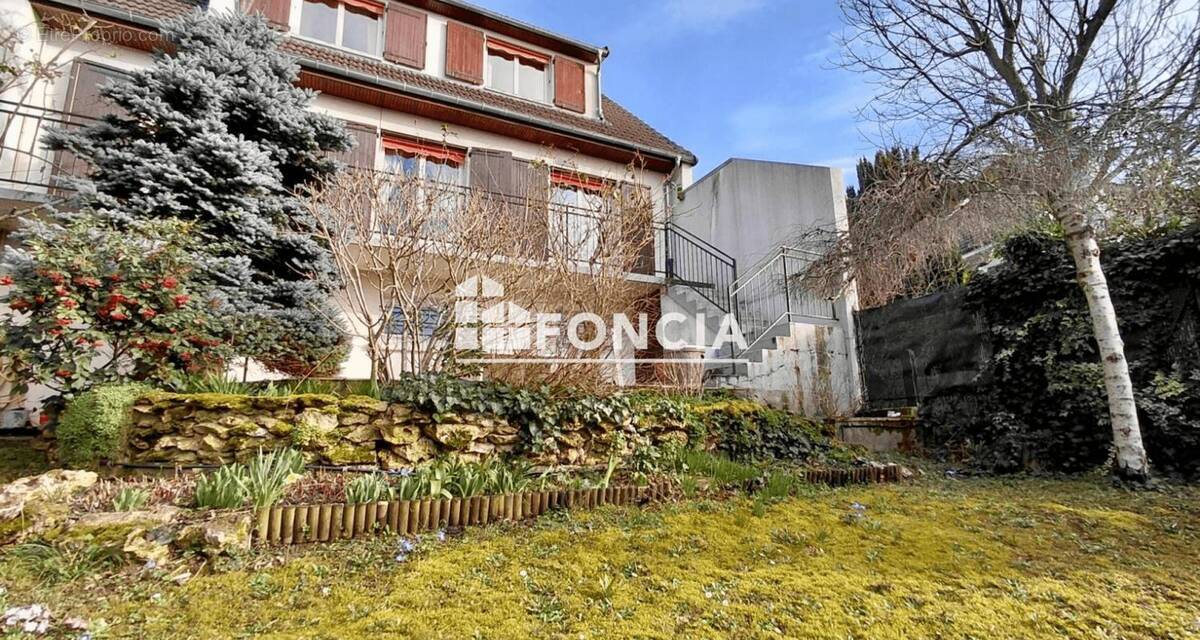 Maison à FRESNES