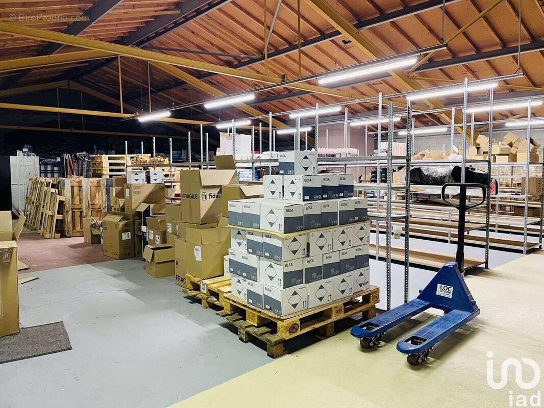 Photo 3 - Commerce à VIHIERS