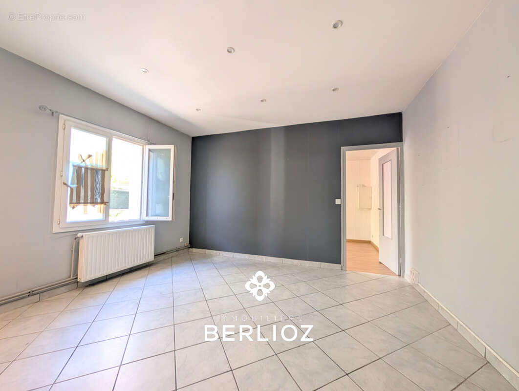 Appartement à FONTAINE