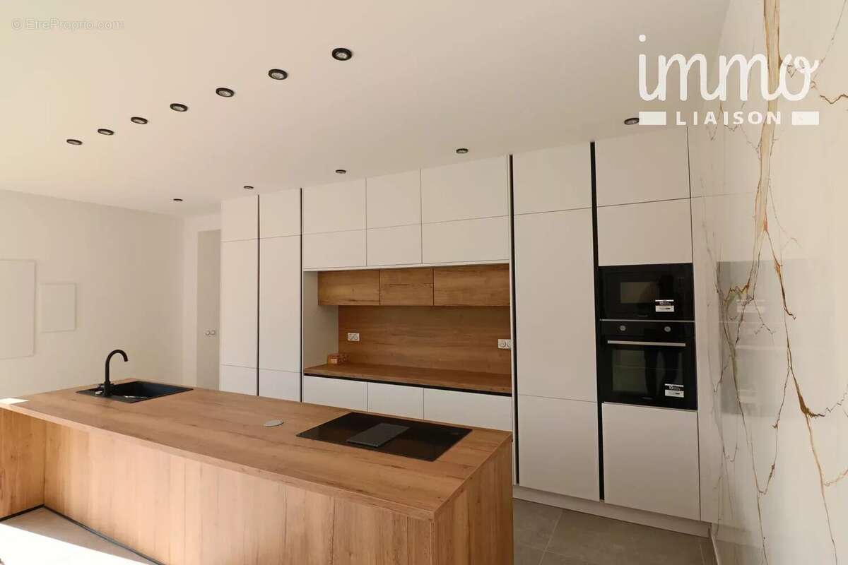 Maison à LE CASTELLET