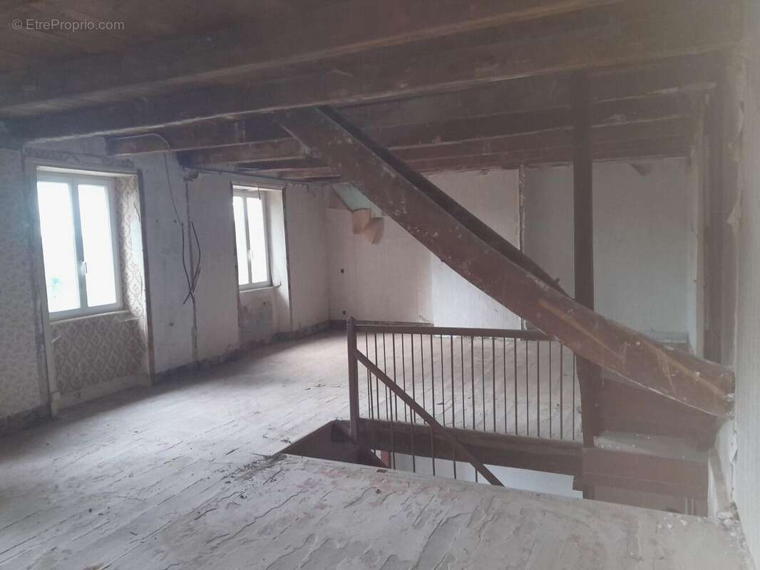 Maison 120 m² à Ladinhac  - photo 8