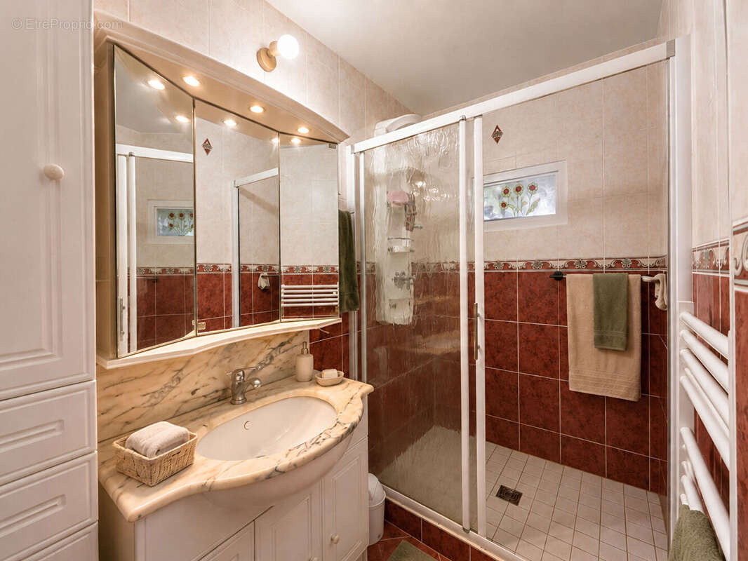 A VENDRE - AGENCE GIBOIRE NANTES - Rezé - Appartement 4 pièces avec cave et box - photo 12